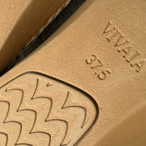 Vivaia Margot Walker Mesh Ballet Square Toe Flats V-Cut Almond Weave Size 37.5 - Picture 10 of 15